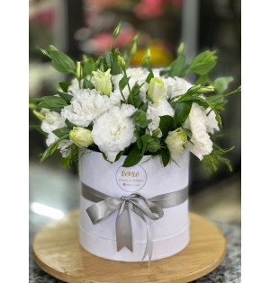 KÜÇÜK KUTUDA BEYAZ LİSİANTHUS